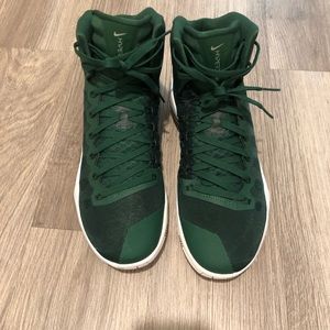 Nike Hyperdunk high tops. Size 10